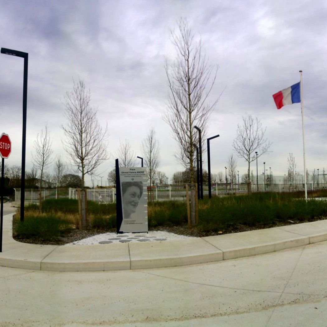 Place Général-Valérie-André de Dugny 2